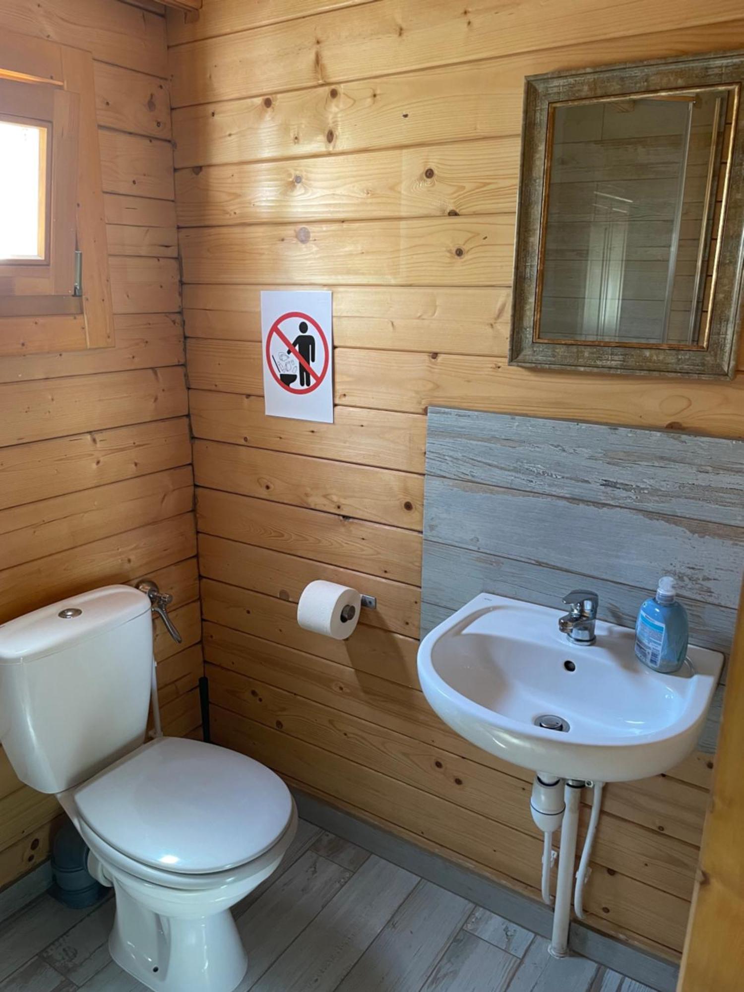 Pokoje I Domki Letniskowe Bros Dziwnów Buitenkant foto